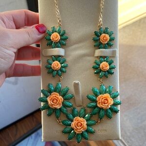 🆕 Stunning Floral Green and Orange Necklace